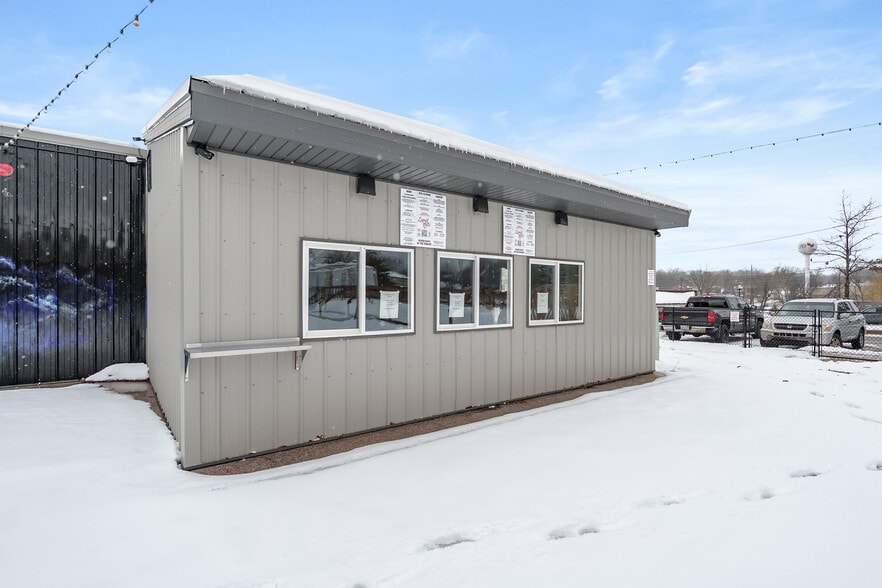 More Photos Of 117 E Allegan St, Otsego General Retail For Sale