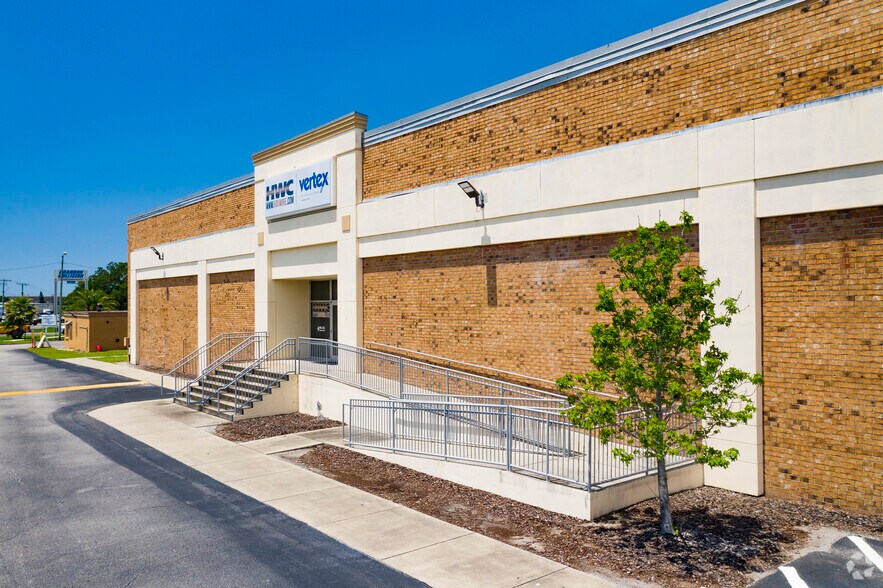 More Photos Of 8800-8824 E Adamo Dr, Tampa Distribution For Lease