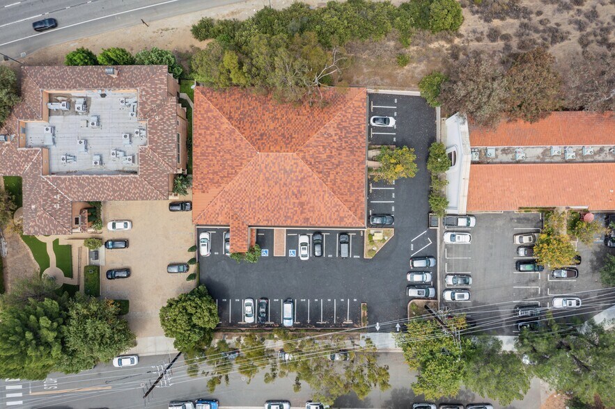 More Photos Of 28035 Dorothy Dr, Agoura Hills Office For Sale