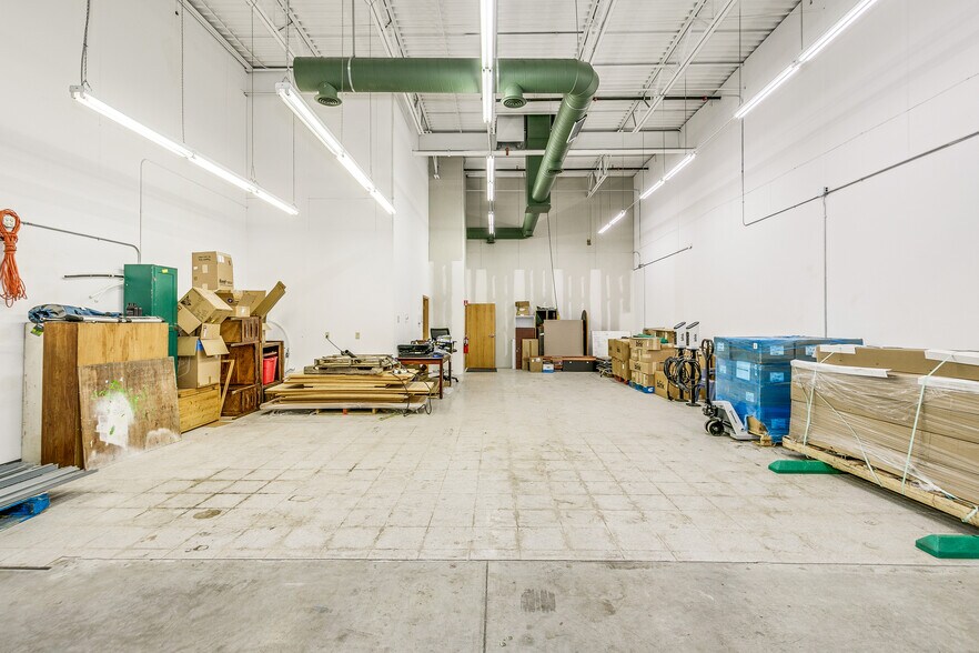 More Photos Of 10220 73rd Ave S, Maple Grove Flex For Lease