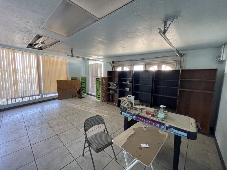 More Photos Of 1313 Brundage Ln, Bakersfield Office For Lease