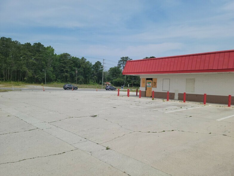 More Photos Of 5800 Castle Hayne Rd, Castle Hayne Freestanding For Lease