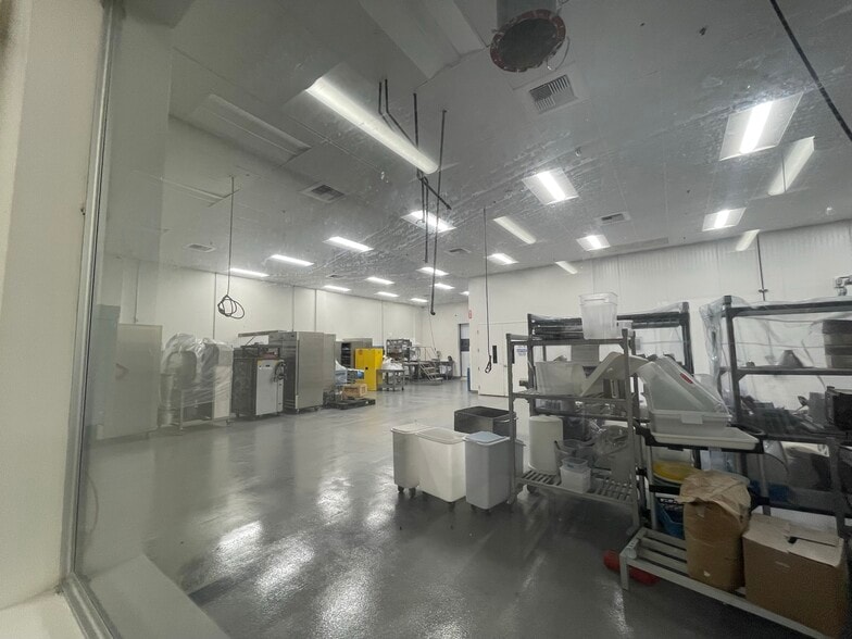 More Photos Of 1325 E El Segundo Blvd, El Segundo Food Processing For Lease