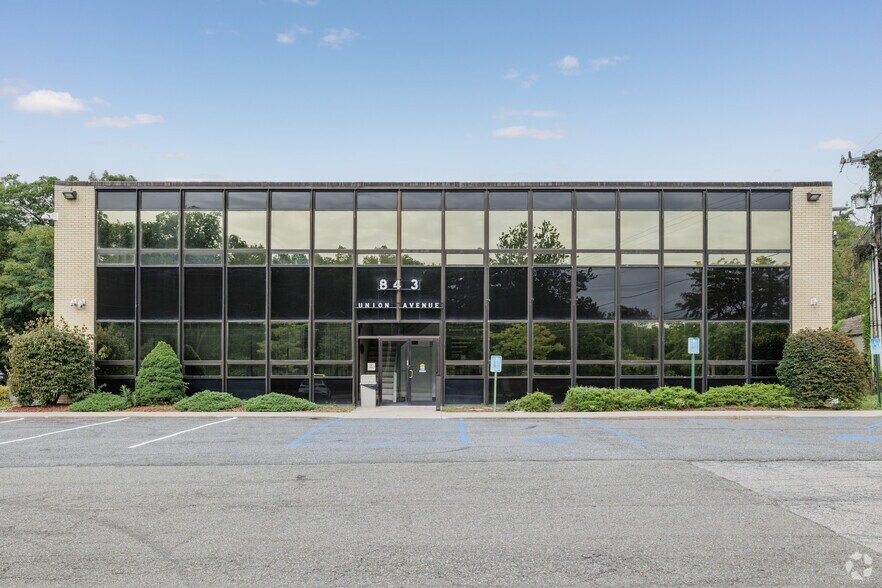 More Photos Of 843 Union Ave, New Windsor Township Office For Lease