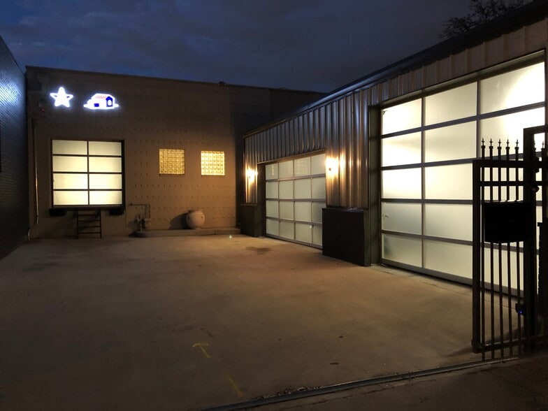 More Photos Of 2336 Farrington St, Dallas Office For Sale