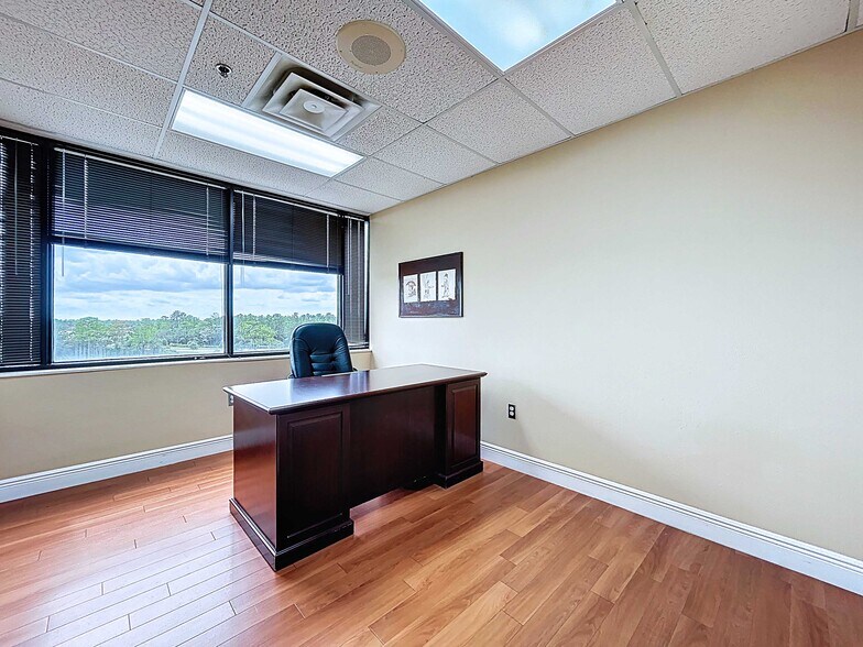 More Photos Of 11373 Cortez Blvd, Brooksville Medical For Sale