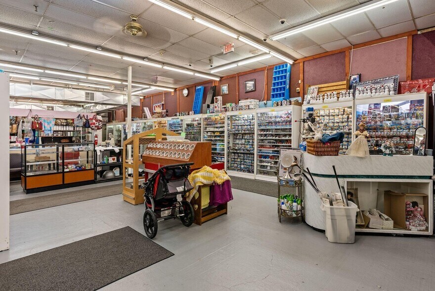 More Photos Of 4170 W Broad St, Columbus Storefront For Sale