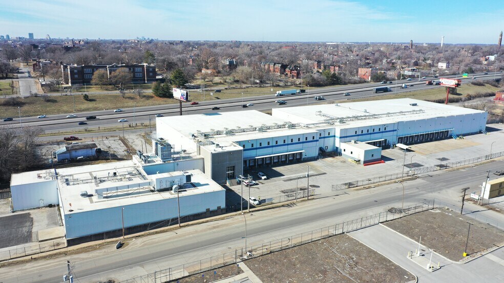 More Photos Of 3737 N Broadway, Saint Louis Refrigeration Cold Storage For Lease