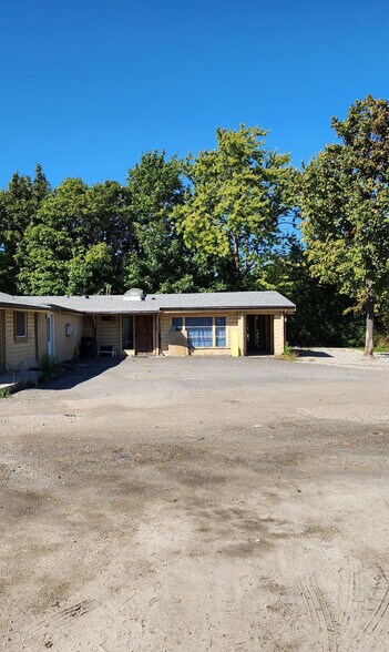 More Photos Of 8424 Goreway Dr, Brampton Office For Sale