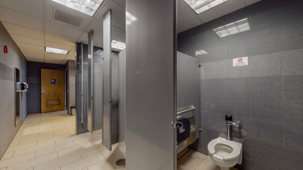 More Photos Of 3 Lear Jet Lane, Latham Medical For Lease