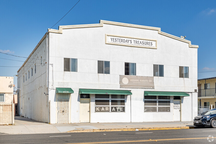 Primary Photo Of 4333-4335 W 147th St, Lawndale Office For Lease