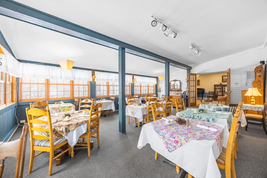 More Photos Of 40 Union St, Blue Hill Hospitality For Sale