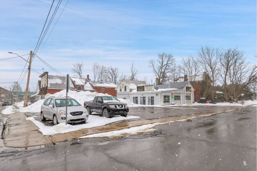 More Photos Of 26 E Queen St, Chesterville Auto Dealership For Sale