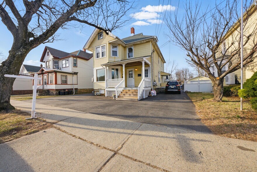 More Photos Of 203 E Blackwell St, Dover Multifamily For Sale