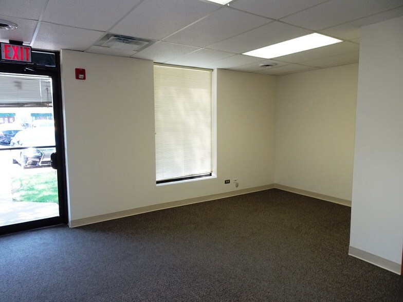 More Photos Of 34 N Island Ave, Batavia Medical For Lease