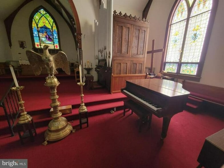 More Photos Of 120 W 4th St, Mount Carmel Religious Facility For Sale