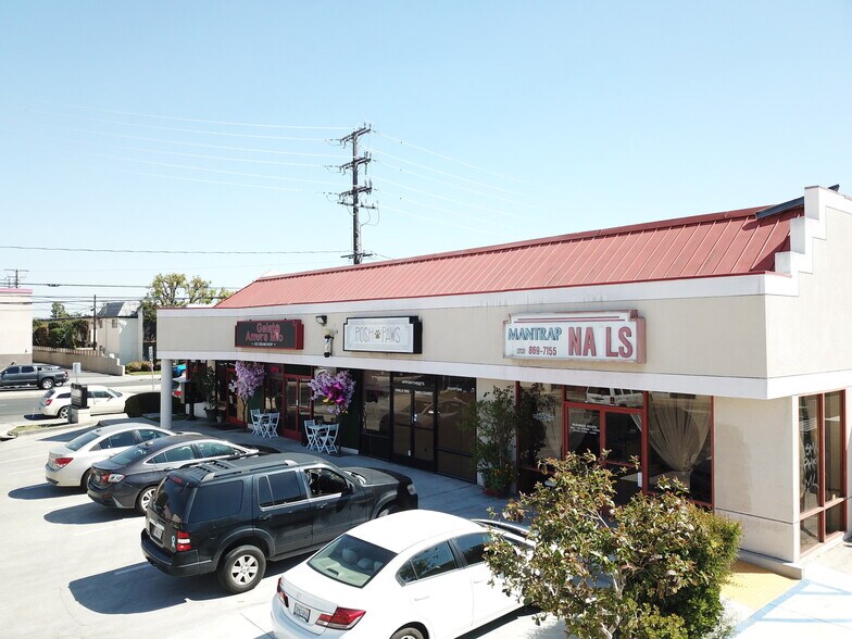 More Photos Of 11915 & 11917 Paramount Blvd, Downey Storefront Retail Office For Lease