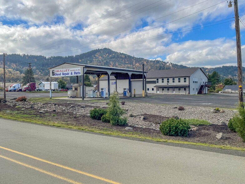 More Photos Of 1625 W Duke Rd, Sutherlin Warehouse For Sale