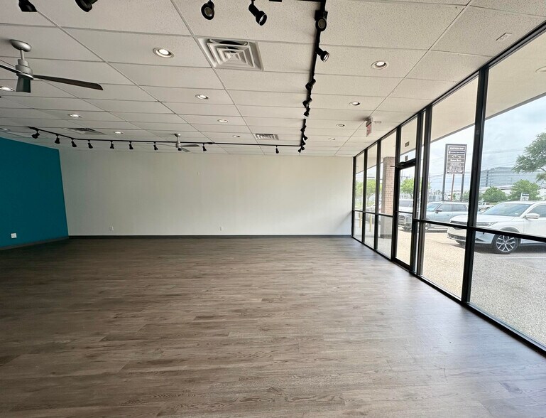 More Photos Of 14221-14239 Inwood Rd, Dallas Storefront For Lease