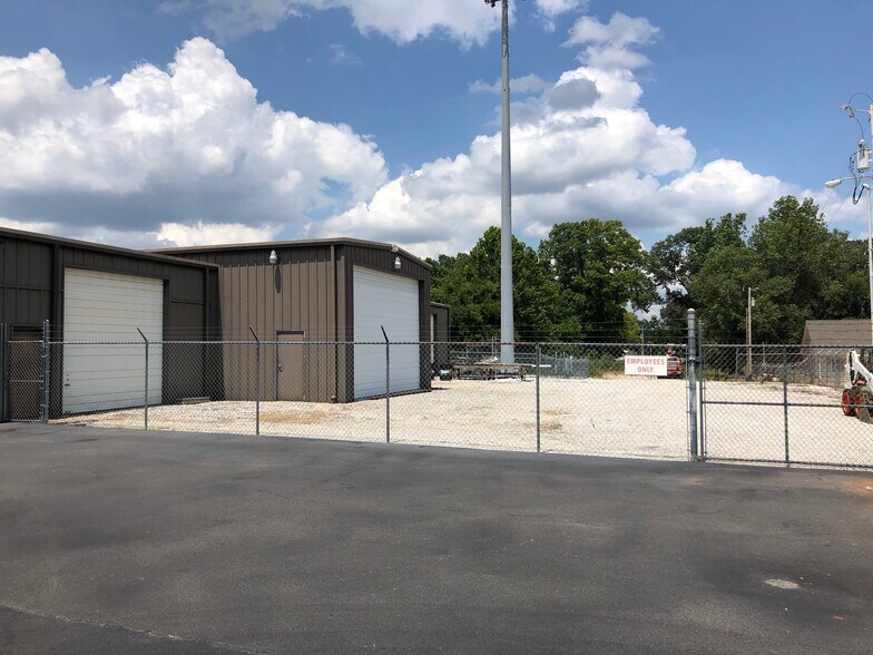 More Photos Of 2821 Avalon Ave, Muscle Shoals Warehouse For Lease