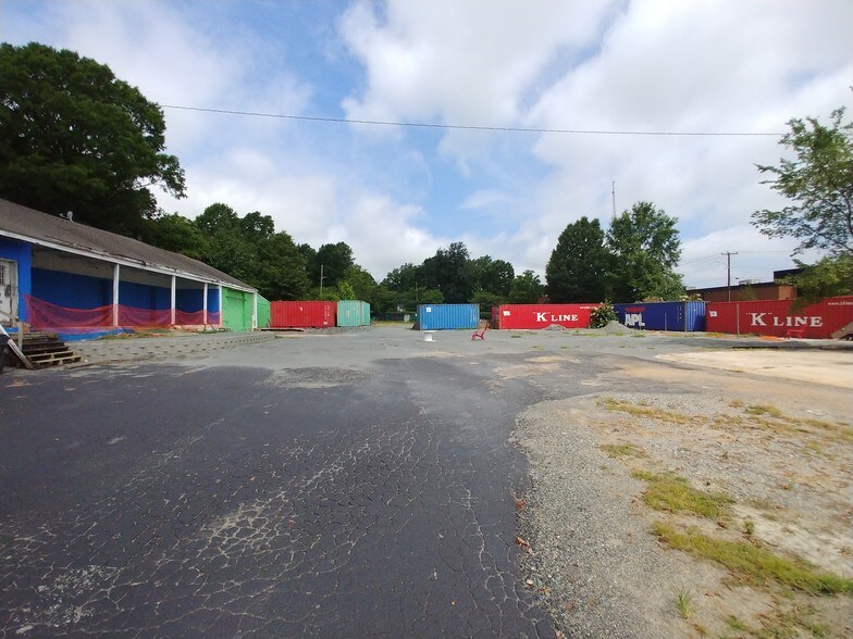 More Photos Of 1725 N Tryon St N, Charlotte Freestanding For Sale