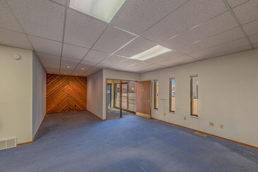 More Photos Of 701 N Grand Ave, Pueblo Office For Sale