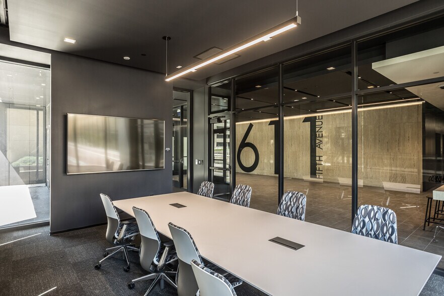 More Photos Of 611 5th Ave, Des Moines Office For Lease