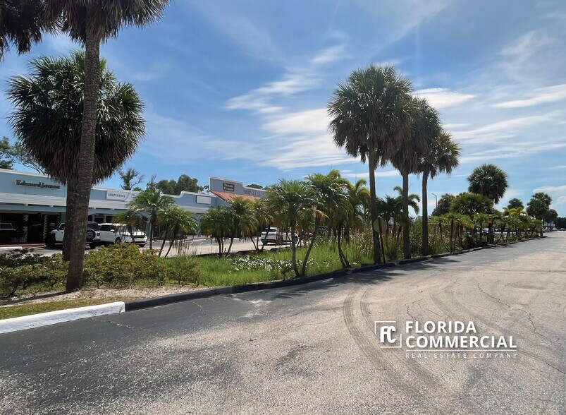 More Photos Of 2821 SE Ocean Blvd, Stuart Unknown For Lease