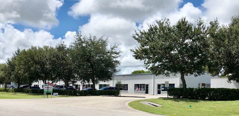 More Photos Of 1260-1296 SE Industrial Blvd, Port Saint Lucie Warehouse For Sale