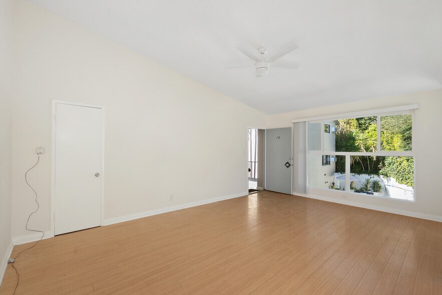 More Photos Of 3410 Club Dr, Los Angeles Apartments For Sale