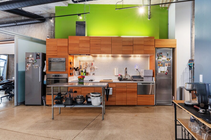 More Photos Of 3940 7th Ave, San Diego Office For Sale