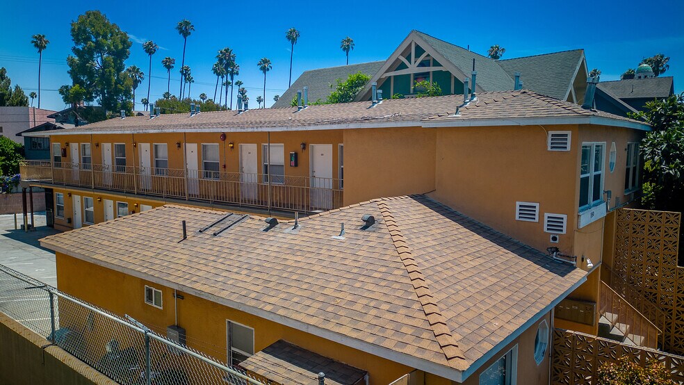 More Photos Of 1930 S Oxford Ave, Los Angeles Apartments For Sale
