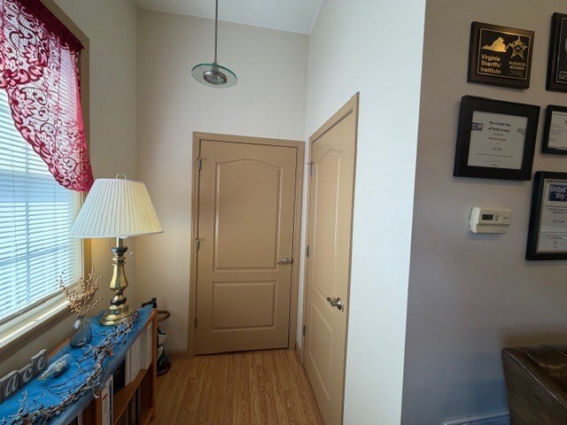 More Photos Of 170 S 16th St, Wytheville Office For Sale