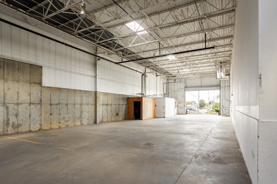 More Photos Of 502 S Court St, Florence Industrial For Sale