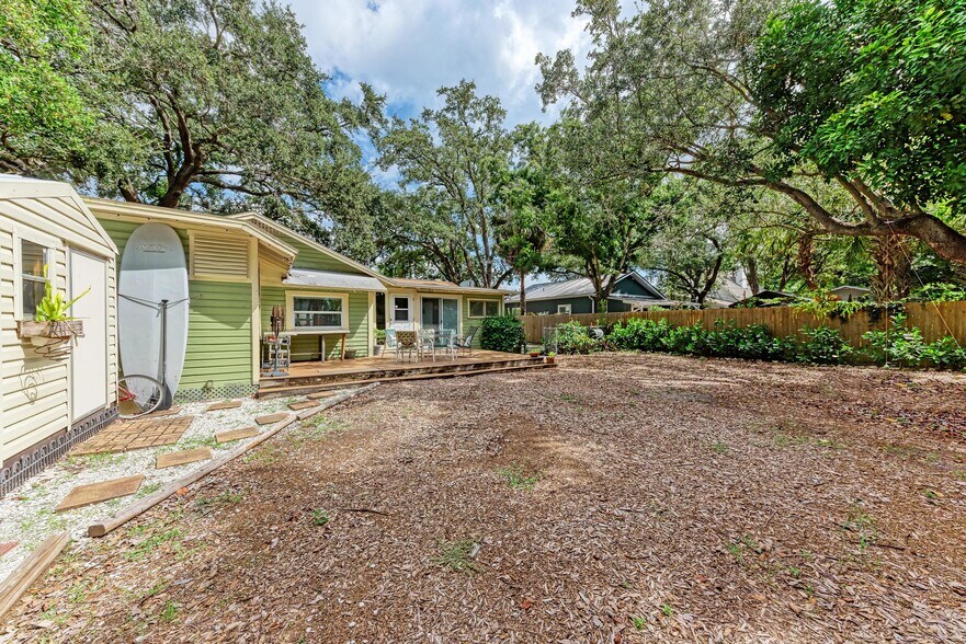 More Photos Of 1533 1st Avenue Dr W, Bradenton Multifamily For Sale