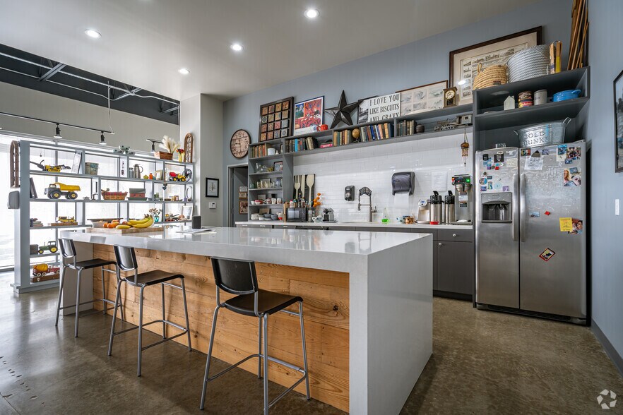 More Photos Of 1000 N Post Oak Rd, Houston Coworking Space