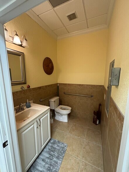 More Photos Of 6210 Scott St, Punta Gorda Office For Lease