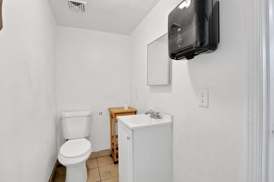 More Photos Of 269 Stone Schoolhouse Rd, Bloomingburg Warehouse For Sale