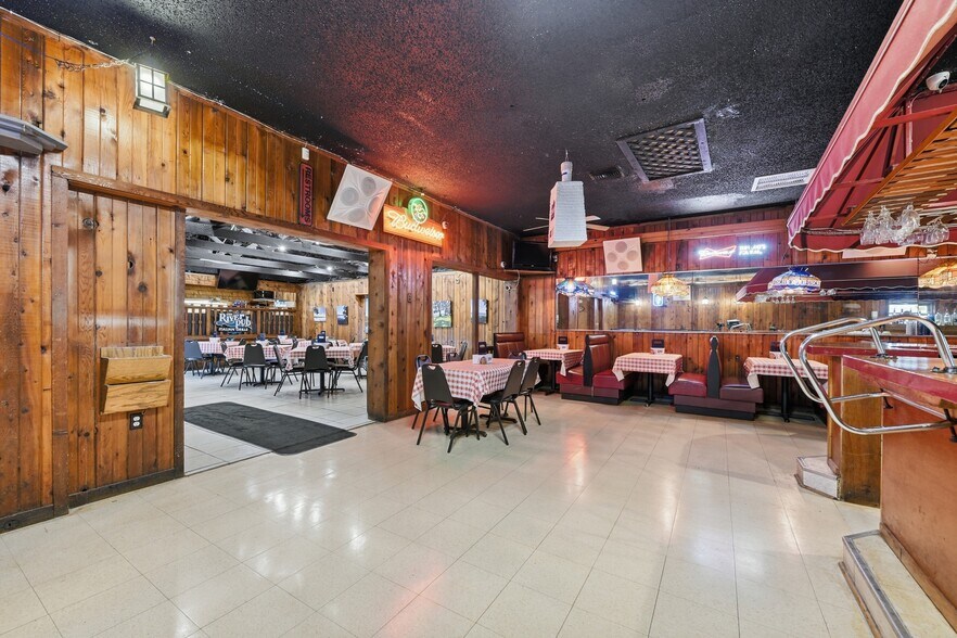 More Photos Of 1148 County Road 309, Crescent City Restaurant For Sale