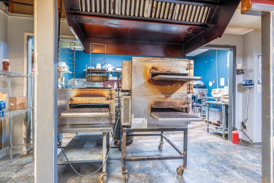 More Photos Of 18 S Court St, Alamo Storefront Retail Residential For Sale