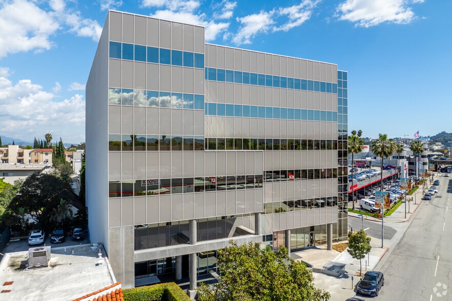 More Photos Of 4640 Lankershim Blvd, North Hollywood Office For Lease