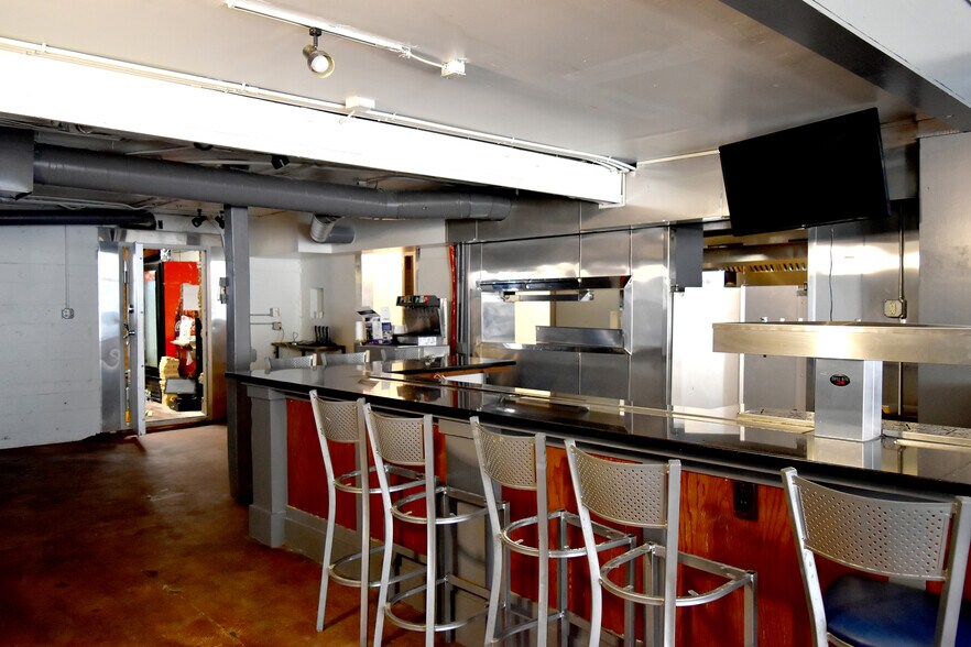 More Photos Of 124 E G.E. Patterson Ave, Memphis Restaurant For Sale