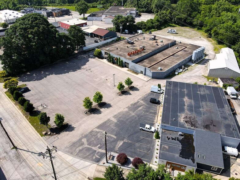 More Photos Of 3717 Jonlen Dr, Fairfax Flex For Lease