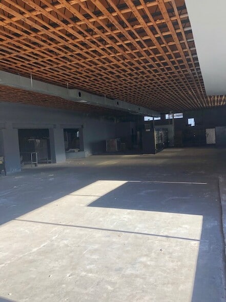 More Photos Of 8925 Main St, Needville Restaurant For Lease