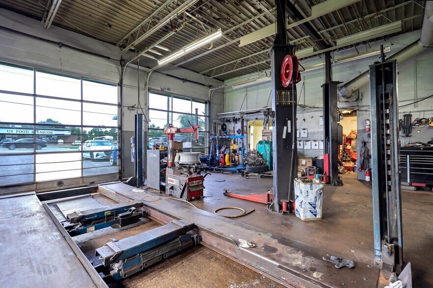 More Photos Of 3166 Ashby Rd, Saint Ann Auto Repair For Sale