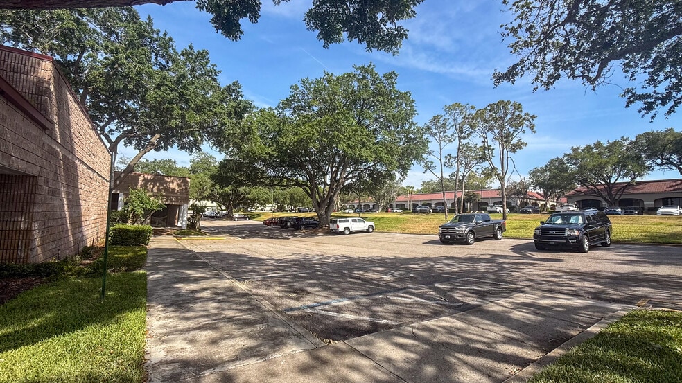 More Photos Of 528 Northlake Blvd, Altamonte Springs Unknown For Lease