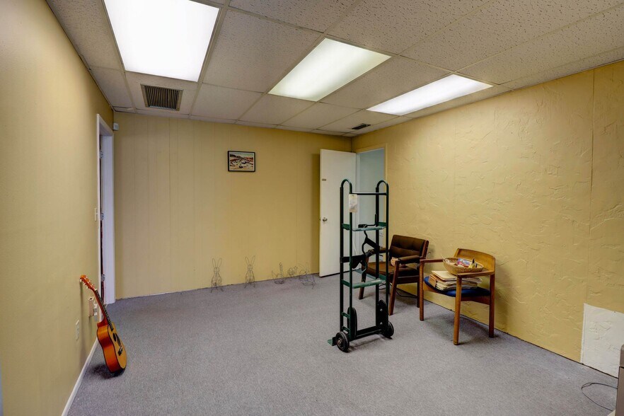 More Photos Of 2110 S Cleveland Ave, Fort Myers Office For Sale
