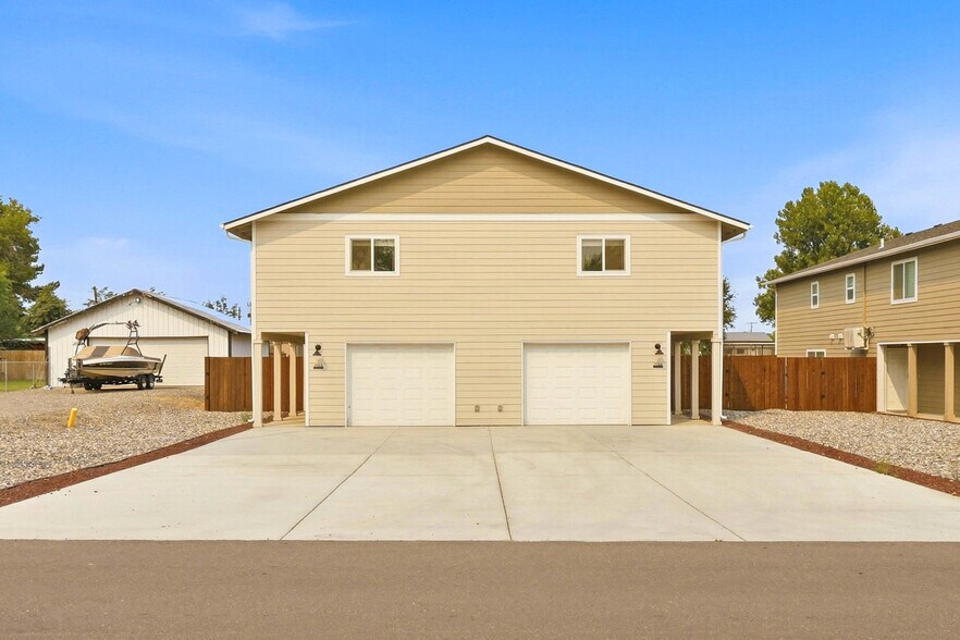 More Photos Of 255 NE Fourth St, Irrigon Specialty For Sale
