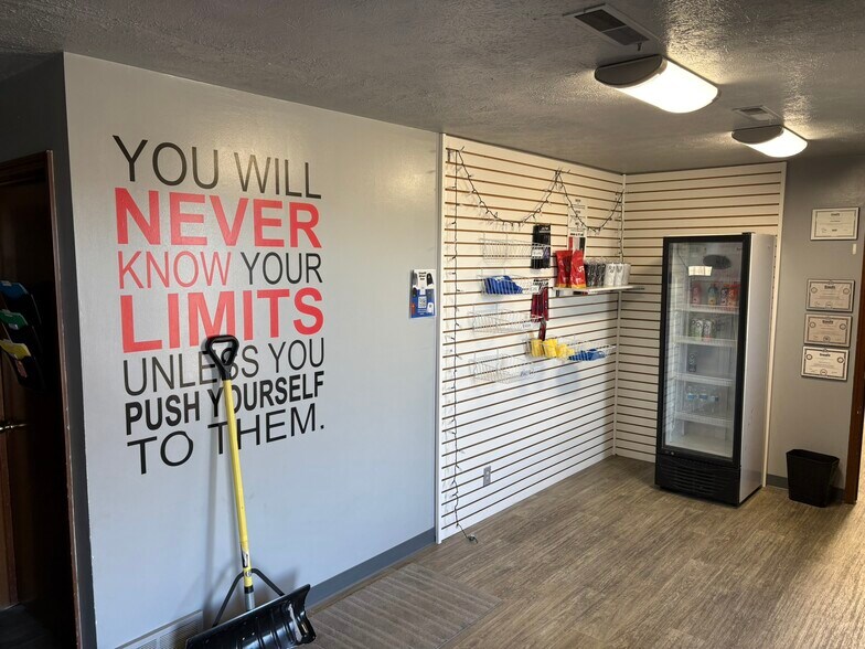 More Photos Of 53042 Faith Ave, Elkhart Light Manufacturing For Sale