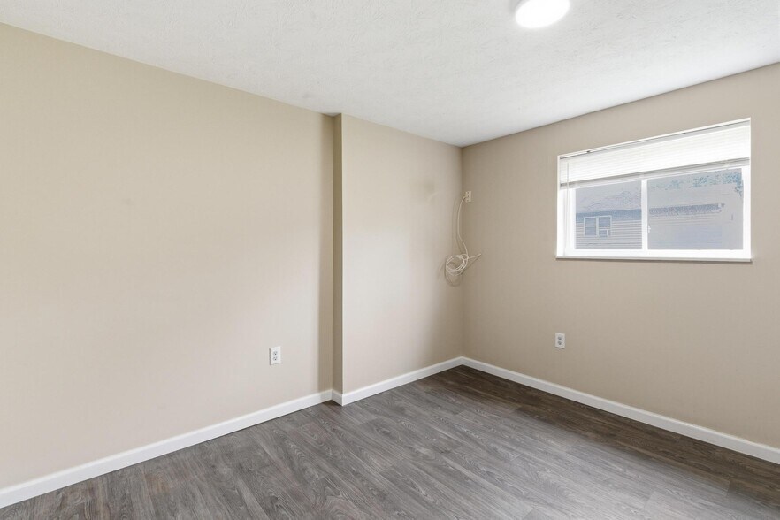 More Photos Of 1631 Jackson Ln, Middletown Multifamily For Sale